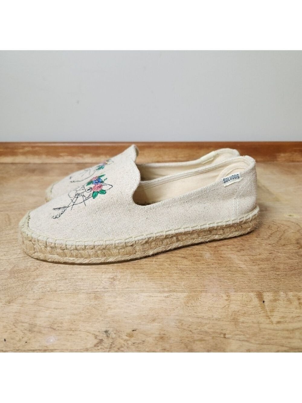SOLUDOS Spirit Animal Smoking Slipper- Cat Embroidery Sand Size 7 - Picture 4 of 13